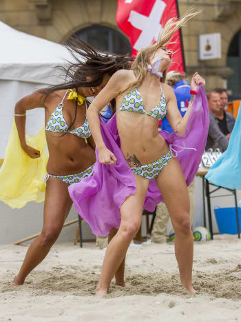 Foto via PixabayKvinden, der trodser dansen, viser en følelse af selvtillid. Antropolog Helen Fisher sagde,