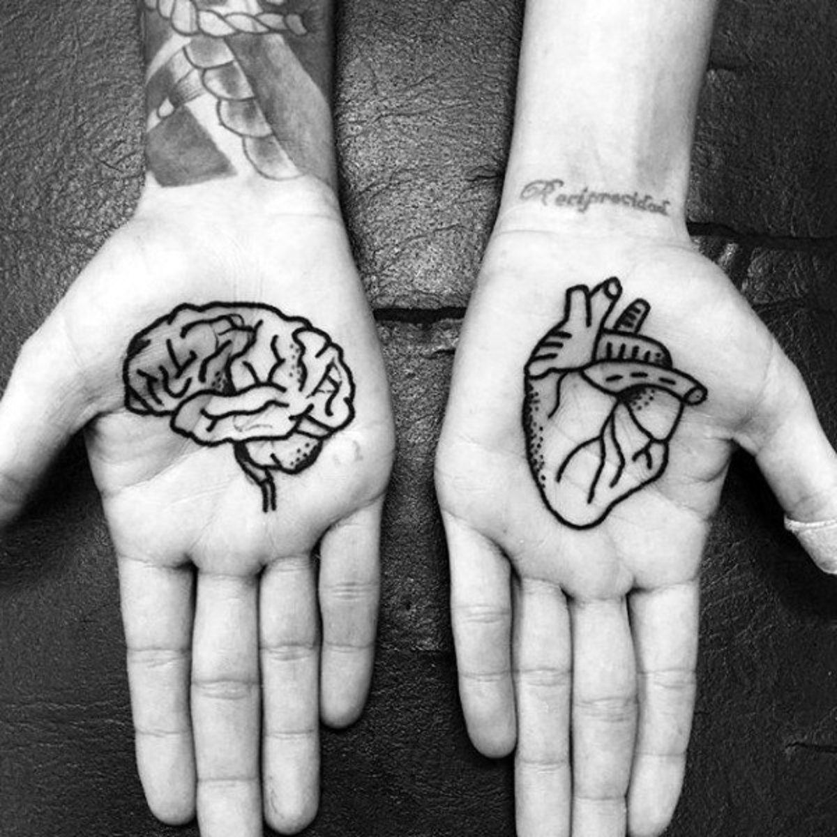 mens-palm-brain-heat-tattoo