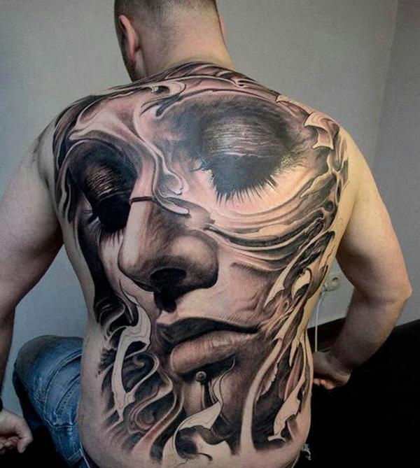 Sulava muotokuva koko selän tatuointi