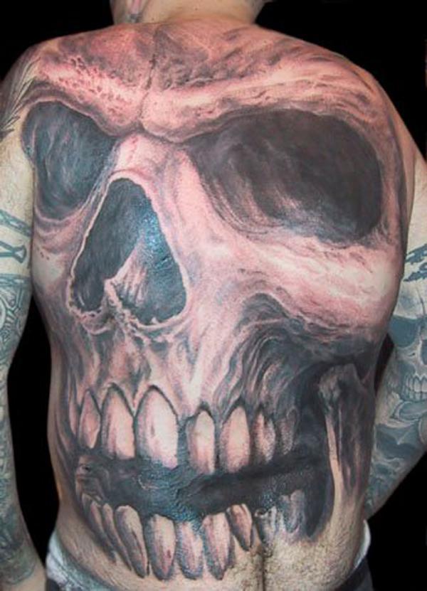 Giant skull fullback tatovering til mænd