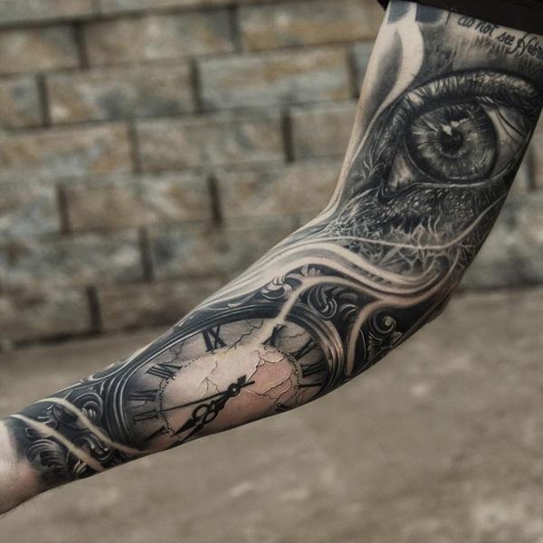 Katso-ja-silmä-tatuointi-täyteen hihaan-44