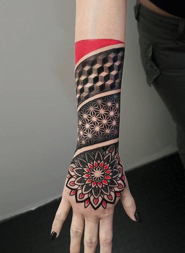 Blackwork yhdistää geometrisia ja mandalakuvioita