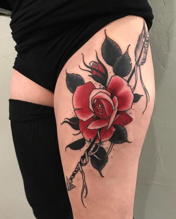 Rose nuolen tatuointi
