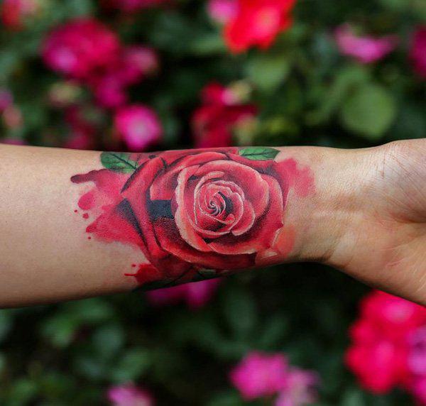Rose ranneke tatuointi