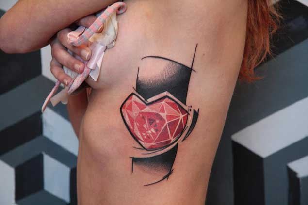 137 Τατουάζ για άνδρες και πλαϊνά τατουάζ για γυναίκες