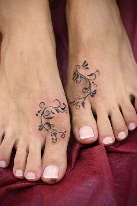 147 Σχέδια τατουάζ ποδιών που θα σας βοηθήσουν να αφήσετε ένα πιο απότομο αποτύπωμα