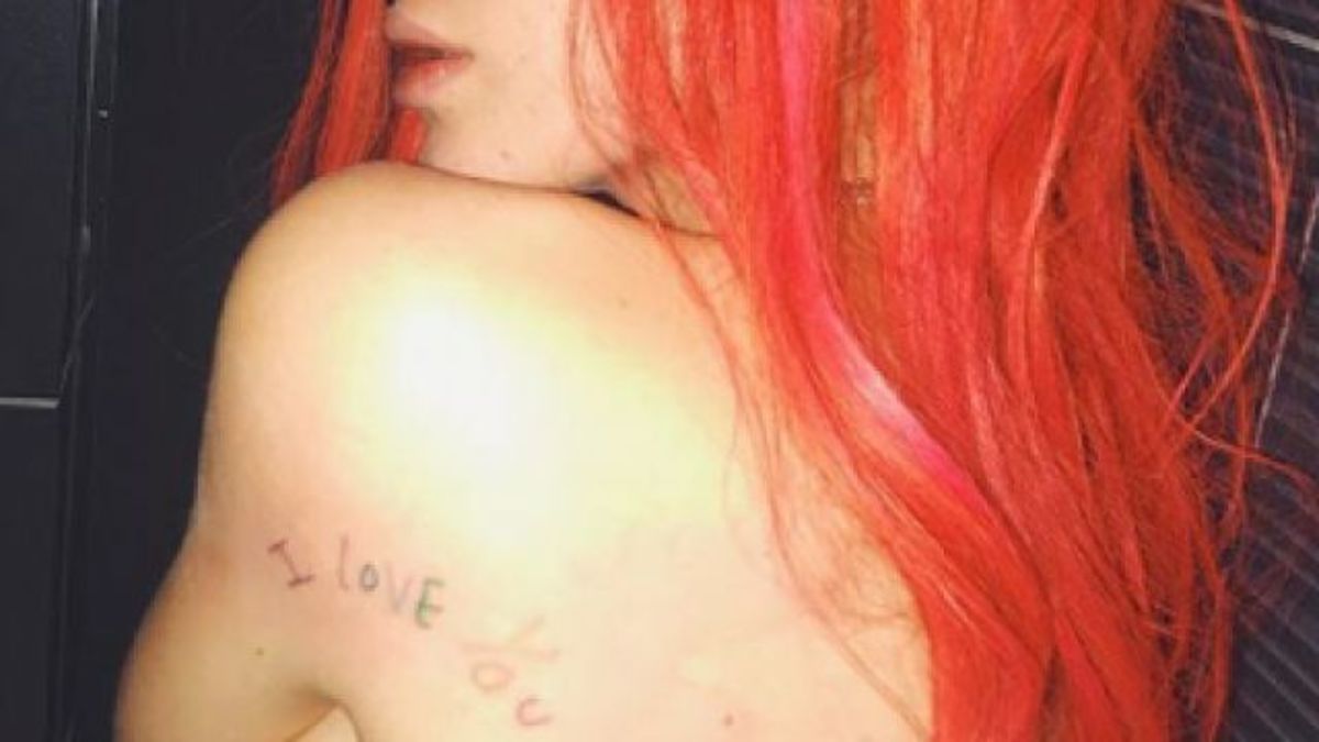 Bella-Thorne-lavere-skulder-tatovering