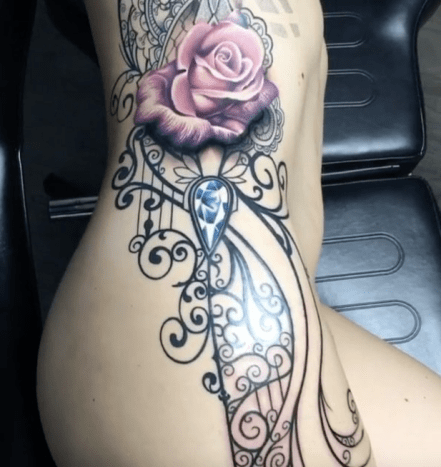 blomst musik noter sidestykke tatovering på hot pige tattooinkspiration