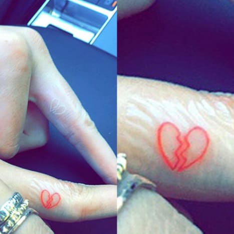 Hailey Baldwin ja Kendall Jenner menivät elokuussa 2015 ottamaan tatuoinnin murtuneesta sydämestä, joka oli värjätty punaisella keskisormen sisäpuolelle. Jenner sai saman valkoisen tatuoinnin.