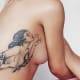Rita Ora rocks tämä kaunis tatuointi.