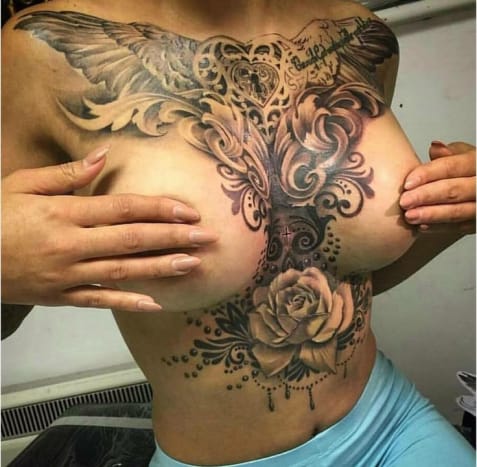 Foto via pinterest Et smukt bryststykke og en fantastisk tatovering under boob er forenet med noget frisk brystben!