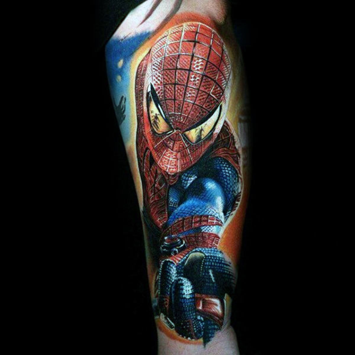 kaverit-täyshihat-realistinen-hämähäkkimies-tatuointi