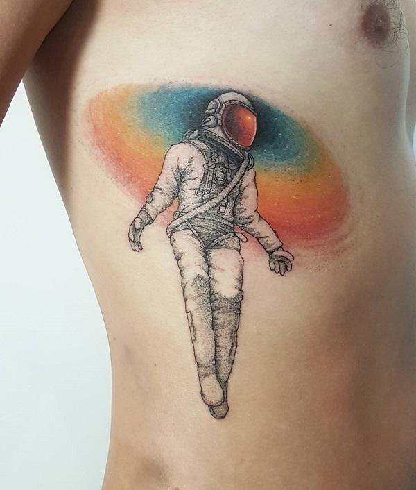 αστροναύτης που πέφτει κάτω τατουάζ