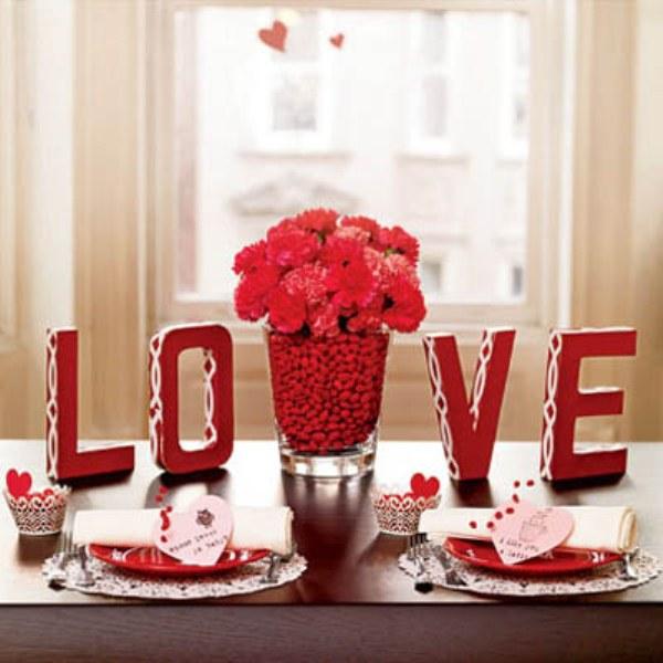 ρομαντικό-τραπέζι-διακόσμηση-παραλλαγές-για-την-καλύτερη-ημέρα του Αγίου Βαλεντίνου