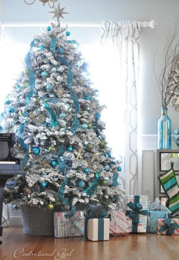 hvidt + blåt tema juletræ til drenge