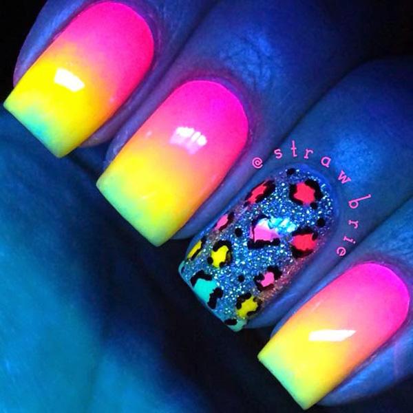 leopardi neon gradientti glitter hehkuu tummissa kynsissä