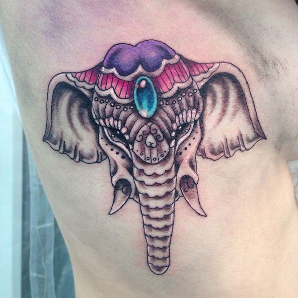 17 Γκρι τέλειο τατουάζ κεφαλιού ελέφαντα στα πλευρά