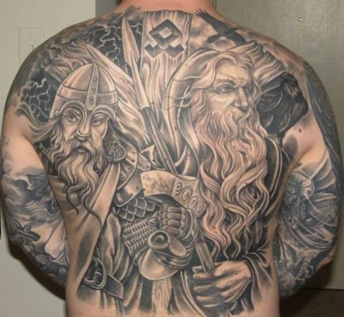 odin og thor back tatovering