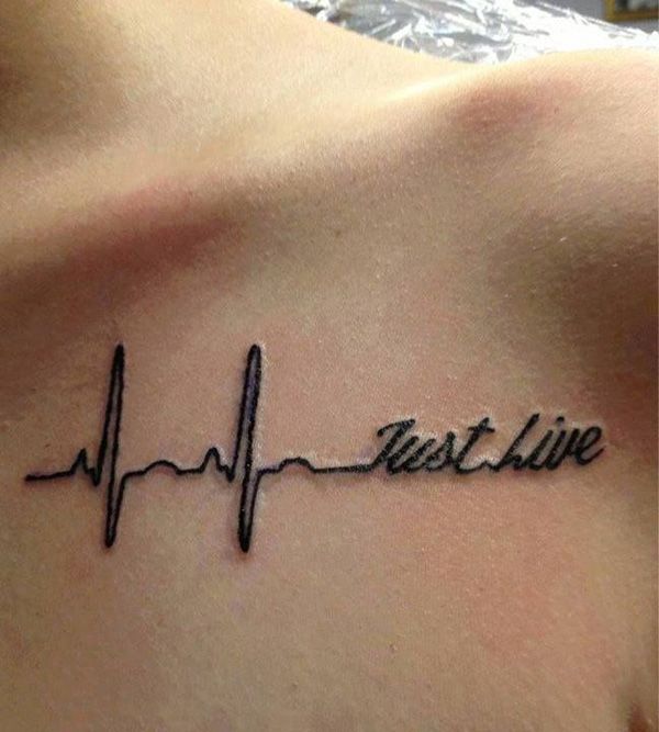 Απλά ζωντανό τατουάζ καρδιάς χτύπησε κλείδα