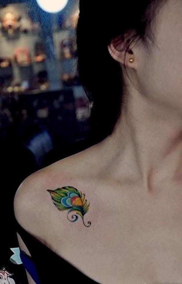 Påfugl kravebenet tatovering
