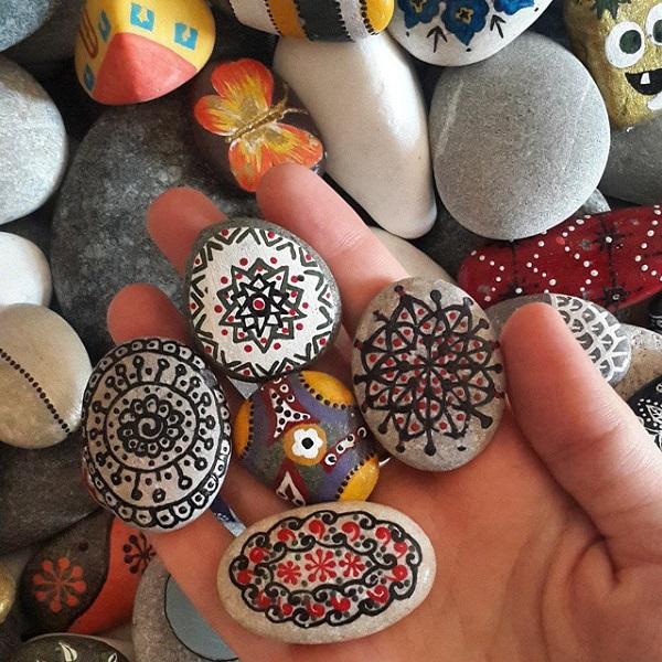 DIY Painted Rocks-14