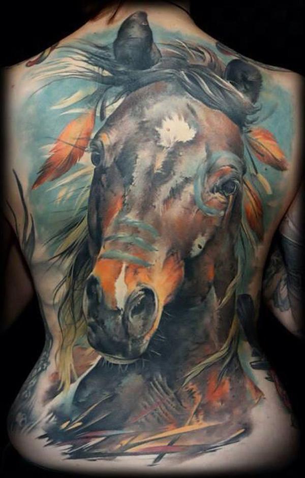 farvet hest fuld tatovering