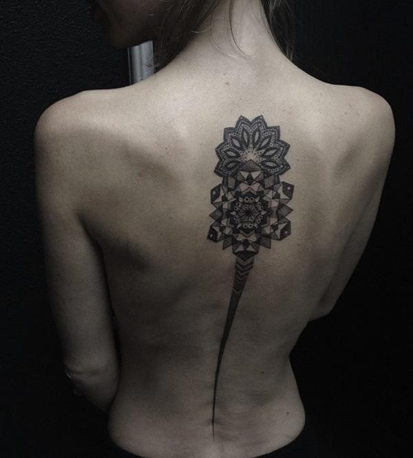 Mandala selkärangan tatuointi-14