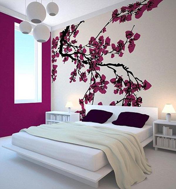 moderni japanilainen makuuhuone, jossa on kirsikankukkainen seinäkoriste