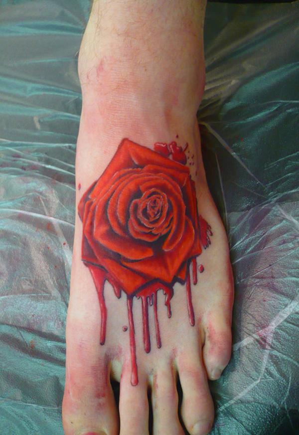 ruusu tatuointi jalka