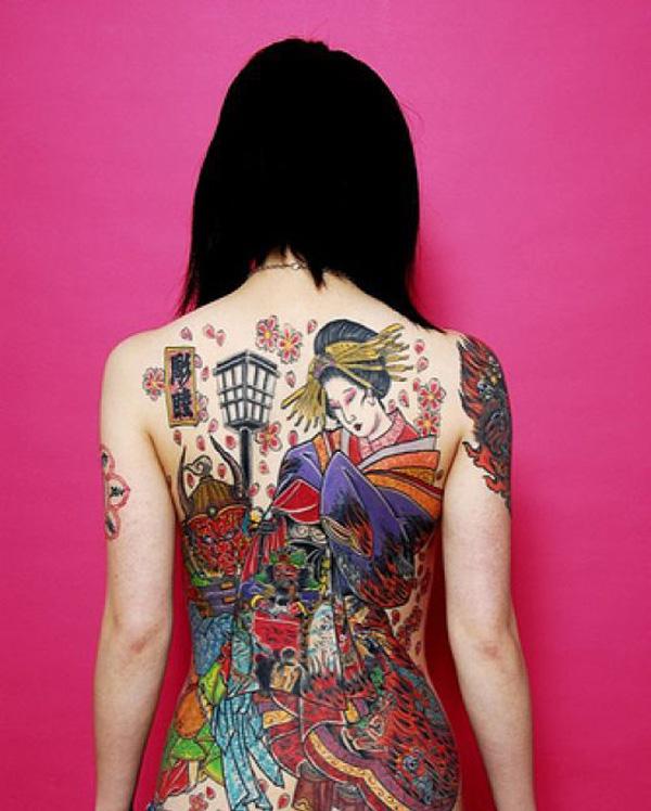 Perinteinen japanilainen Geisha -tatuointi