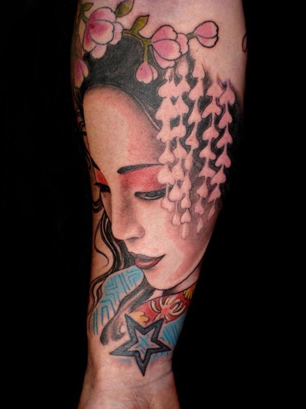 Geisha -muotokuva kyynärvarren tatuointi