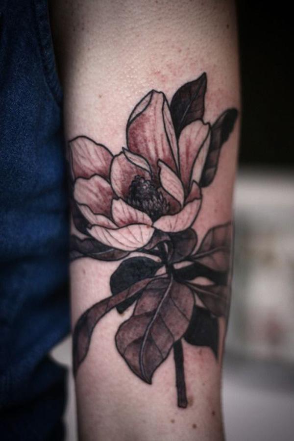 Magnolia tatovering af Alice Carrier