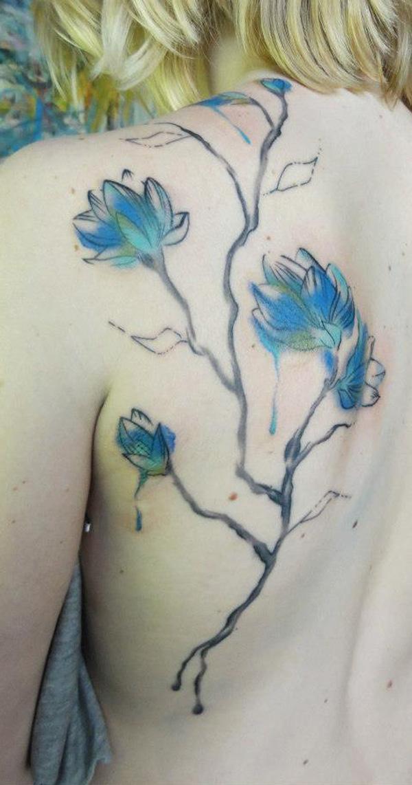 Akvarel magnolia tilbage tatovering