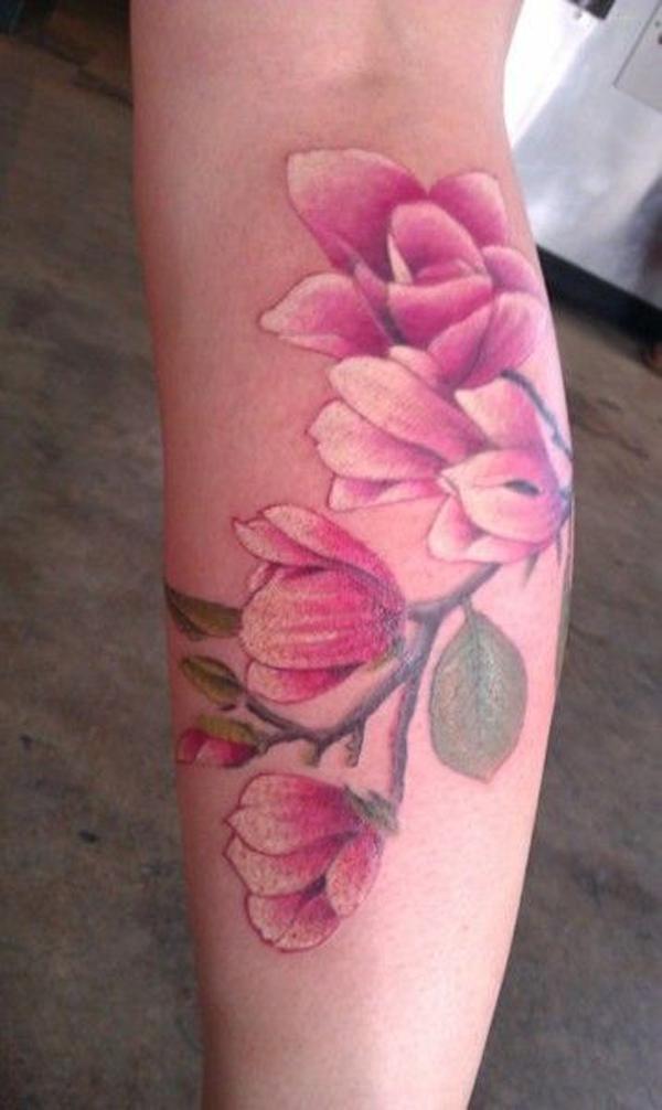 Magnolia akvarel tatovering.
