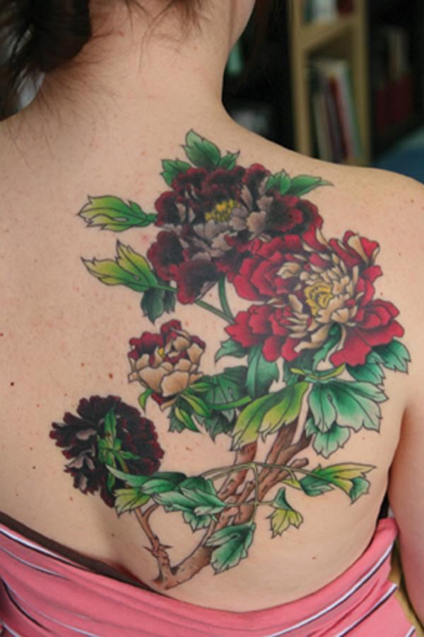 14 Peony tatovering på ryggen