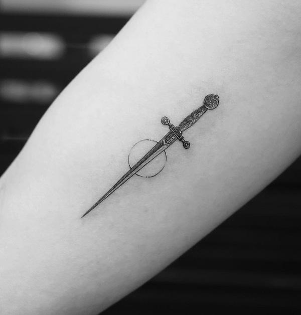 sværd tatovering-35