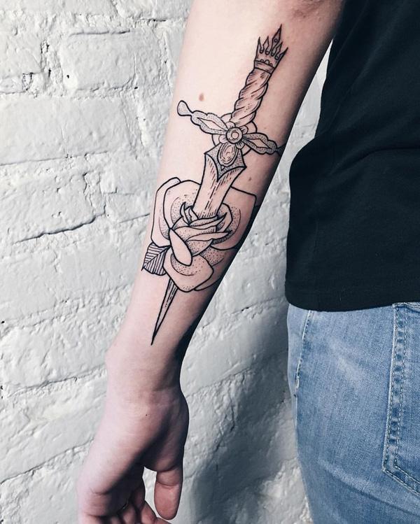 σπαθί με τριαντάφυλλο τατουάζ-3
