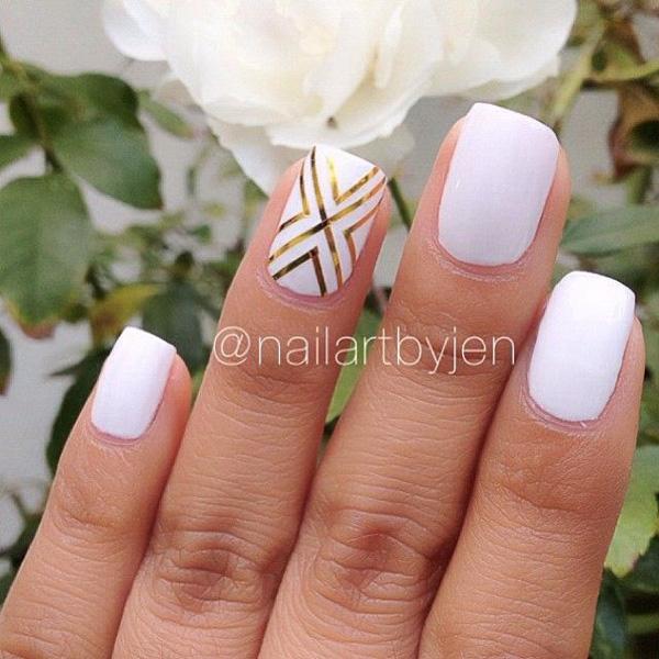 Hvid metallisk manicure