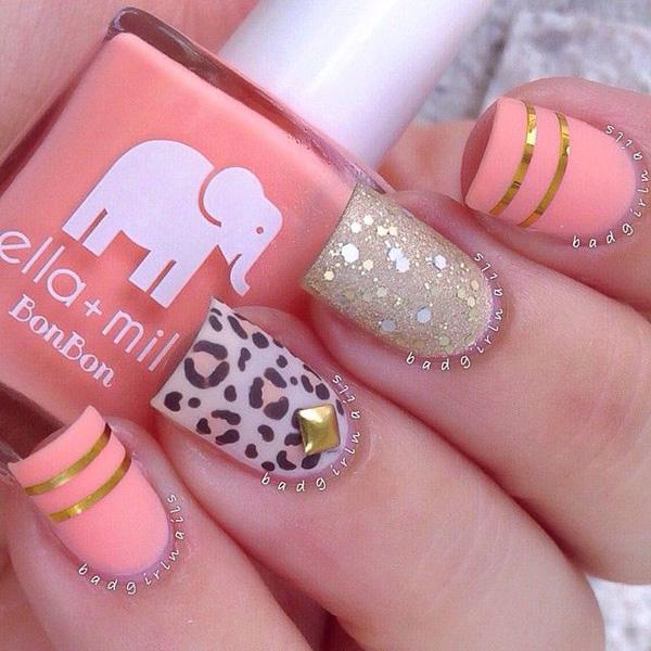 Sød leopard og pink metallisk negl