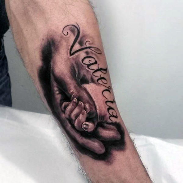 ΟΙΚΟΓΕΝΕΙΑΚΕΣ ΙΔΕΕΣ τατουάζ κρατώντας τα χέρια