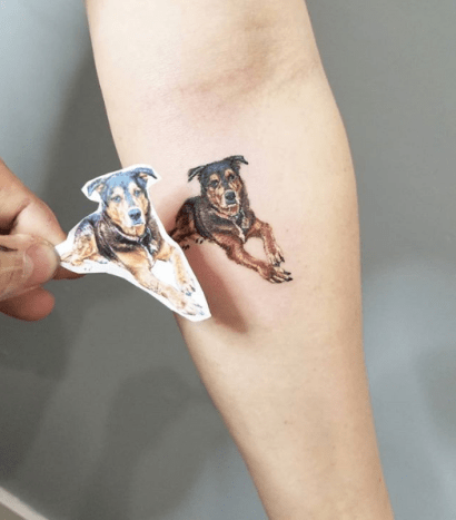Kuva @crisghermanin kauttaMicro -tatuoinnit ovat suhteellisen uusi tyyli teollisuudelle, joten keräilijöiden ja musteharrastajien on tärkeää osallistua tutkimukseen ennen sitoutumista. Tee perusteellinen haku alueesi taiteilijoista, jotka ovat erikoistuneet mikrotatuointeihin ja tähän lajityyppiin sopiviin kuviin.