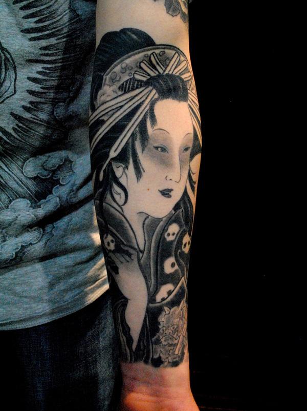 Ιαπωνική γυναίκα τατουάζ αντιβραχίου