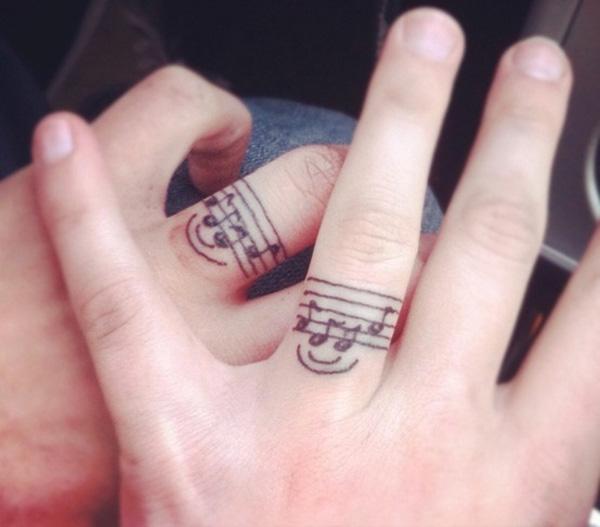 34 Μουσική τατουάζ στο δάχτυλο