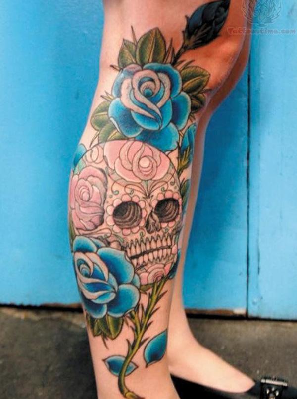 Sokerikallon ja ruusun vasikan tatuointi