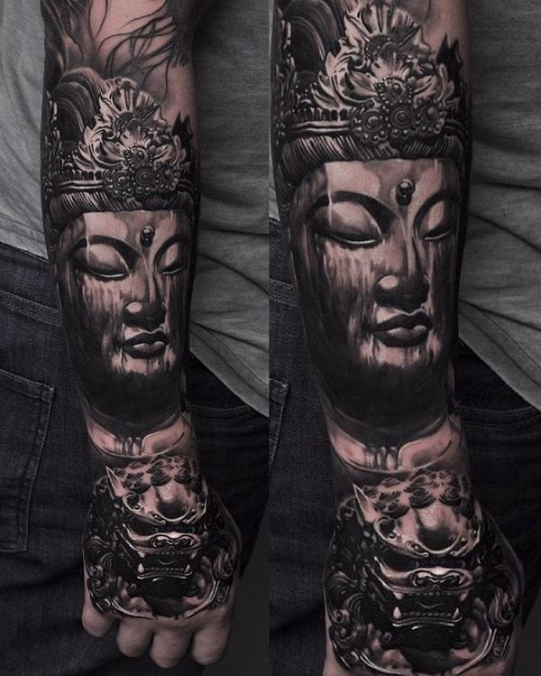 Buddha Blackwork -tatuointi kyynärvarresta käsiin