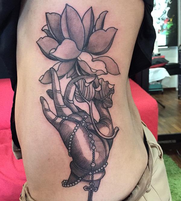 Ο Βούδας και τα λουλούδια Τατουάζ-2