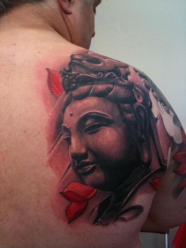 Buddhan selän tatuointi