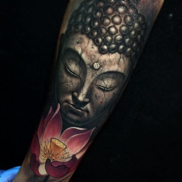Buddhan muotokuva ja louts-tatuointi-13