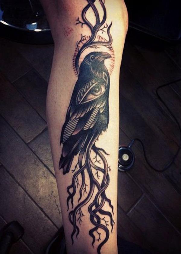 Raven Tattoo på ben-51