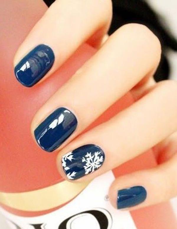 Elegant blå med søm nail art